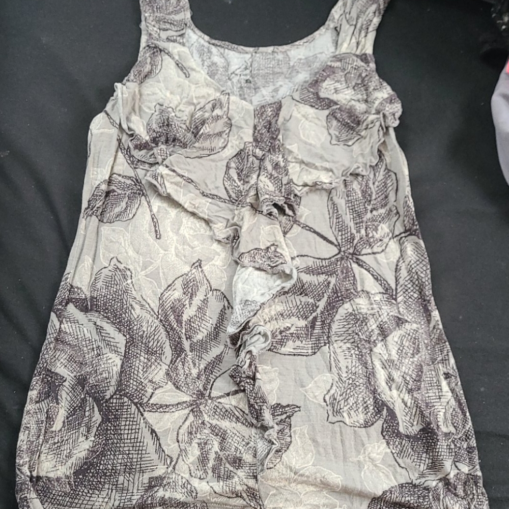 Gray ruffle tank top size small
